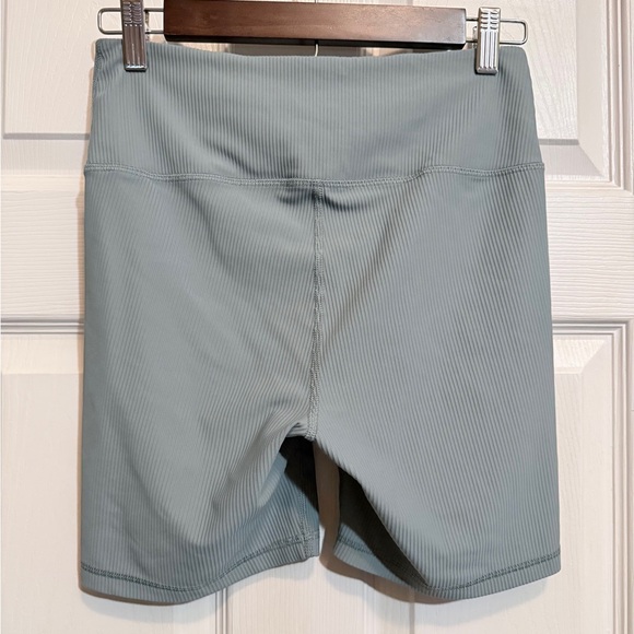 Old Navy Women's Ribbed High Rise Bike Shorts - Picture 2 of 5